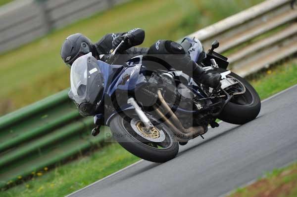 Mallory park Leicestershire;Mallory park photographs;Motorcycle action photographs;event digital images;eventdigitalimages;mallory park;no limits trackday;peter wileman photography;trackday;trackday digital images;trackday photos