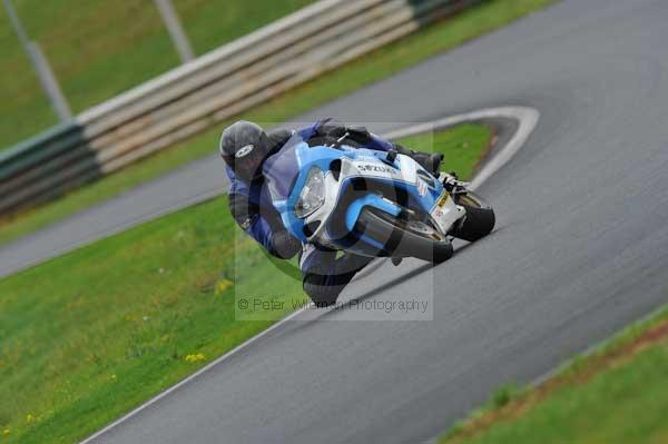 Mallory park Leicestershire;Mallory park photographs;Motorcycle action photographs;event digital images;eventdigitalimages;mallory park;no limits trackday;peter wileman photography;trackday;trackday digital images;trackday photos