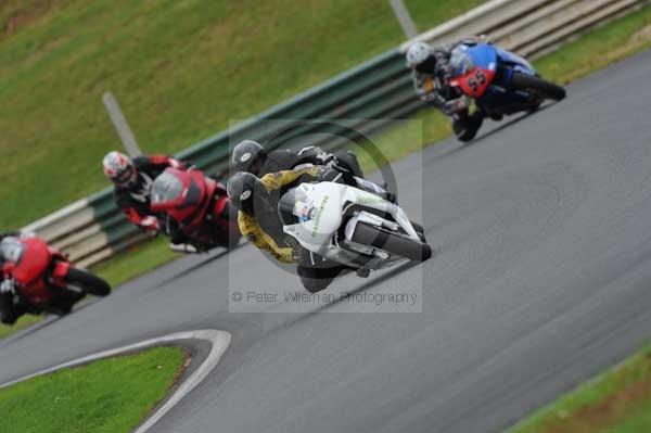 Mallory park Leicestershire;Mallory park photographs;Motorcycle action photographs;event digital images;eventdigitalimages;mallory park;no limits trackday;peter wileman photography;trackday;trackday digital images;trackday photos