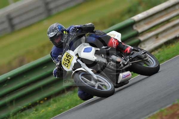 Mallory park Leicestershire;Mallory park photographs;Motorcycle action photographs;event digital images;eventdigitalimages;mallory park;no limits trackday;peter wileman photography;trackday;trackday digital images;trackday photos