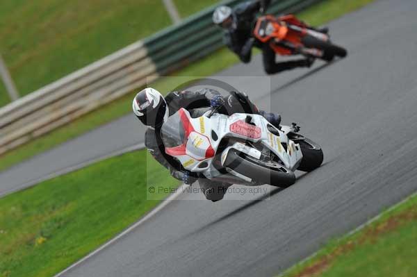 Mallory park Leicestershire;Mallory park photographs;Motorcycle action photographs;event digital images;eventdigitalimages;mallory park;no limits trackday;peter wileman photography;trackday;trackday digital images;trackday photos