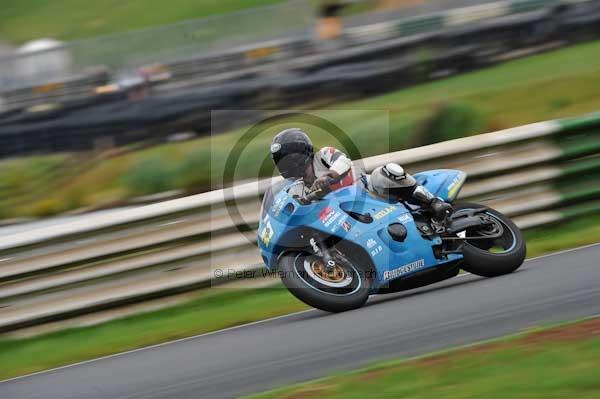 Mallory park Leicestershire;Mallory park photographs;Motorcycle action photographs;event digital images;eventdigitalimages;mallory park;no limits trackday;peter wileman photography;trackday;trackday digital images;trackday photos