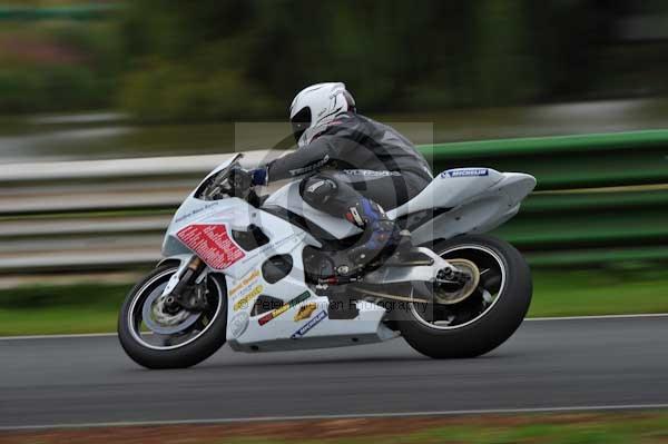 Mallory park Leicestershire;Mallory park photographs;Motorcycle action photographs;event digital images;eventdigitalimages;mallory park;no limits trackday;peter wileman photography;trackday;trackday digital images;trackday photos