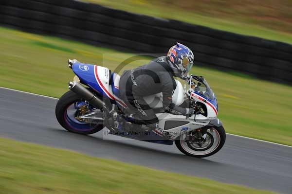 Mallory park Leicestershire;Mallory park photographs;Motorcycle action photographs;event digital images;eventdigitalimages;mallory park;no limits trackday;peter wileman photography;trackday;trackday digital images;trackday photos
