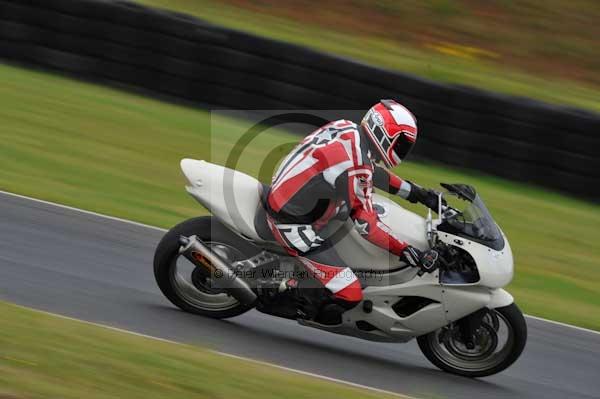 Mallory park Leicestershire;Mallory park photographs;Motorcycle action photographs;event digital images;eventdigitalimages;mallory park;no limits trackday;peter wileman photography;trackday;trackday digital images;trackday photos