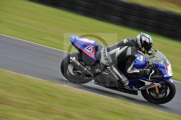 Mallory park Leicestershire;Mallory park photographs;Motorcycle action photographs;event digital images;eventdigitalimages;mallory park;no limits trackday;peter wileman photography;trackday;trackday digital images;trackday photos