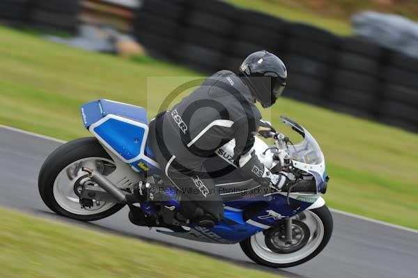 Mallory park Leicestershire;Mallory park photographs;Motorcycle action photographs;event digital images;eventdigitalimages;mallory park;no limits trackday;peter wileman photography;trackday;trackday digital images;trackday photos
