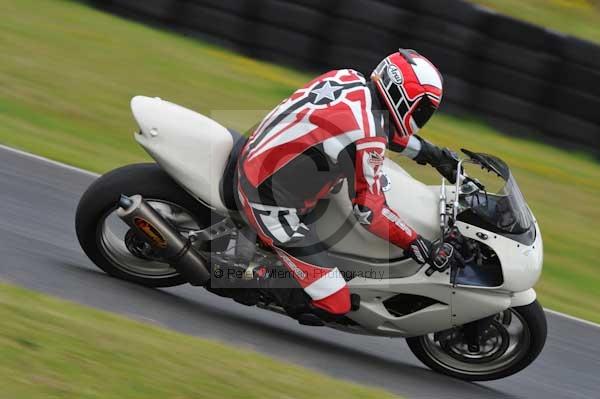 Mallory park Leicestershire;Mallory park photographs;Motorcycle action photographs;event digital images;eventdigitalimages;mallory park;no limits trackday;peter wileman photography;trackday;trackday digital images;trackday photos