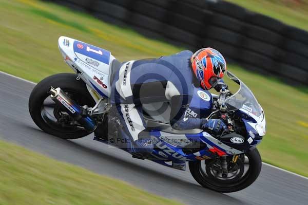 Mallory park Leicestershire;Mallory park photographs;Motorcycle action photographs;event digital images;eventdigitalimages;mallory park;no limits trackday;peter wileman photography;trackday;trackday digital images;trackday photos
