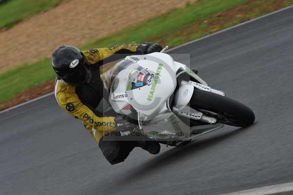 Mallory park Leicestershire;Mallory park photographs;Motorcycle action photographs;event digital images;eventdigitalimages;mallory park;no limits trackday;peter wileman photography;trackday;trackday digital images;trackday photos