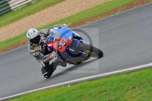 Mallory park Leicestershire;Mallory park photographs;Motorcycle action photographs;event digital images;eventdigitalimages;mallory park;no limits trackday;peter wileman photography;trackday;trackday digital images;trackday photos