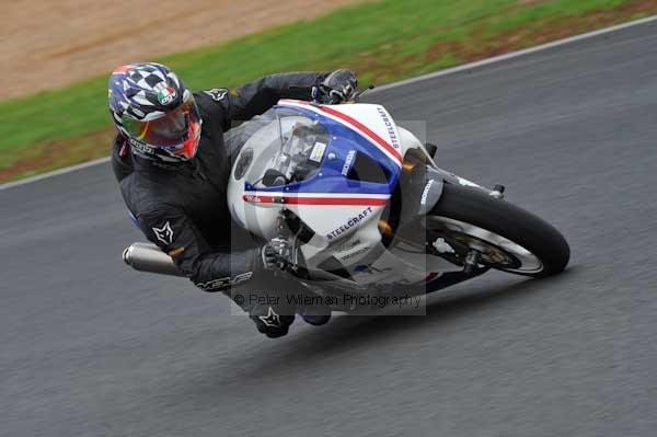 Mallory park Leicestershire;Mallory park photographs;Motorcycle action photographs;event digital images;eventdigitalimages;mallory park;no limits trackday;peter wileman photography;trackday;trackday digital images;trackday photos