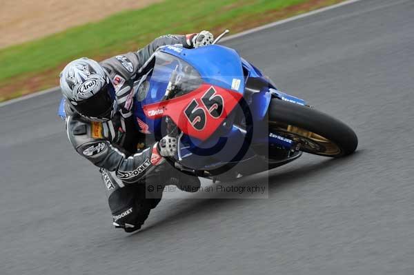 Mallory park Leicestershire;Mallory park photographs;Motorcycle action photographs;event digital images;eventdigitalimages;mallory park;no limits trackday;peter wileman photography;trackday;trackday digital images;trackday photos
