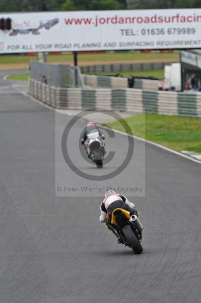 Mallory park Leicestershire;Mallory park photographs;Motorcycle action photographs;event digital images;eventdigitalimages;mallory park;no limits trackday;peter wileman photography;trackday;trackday digital images;trackday photos