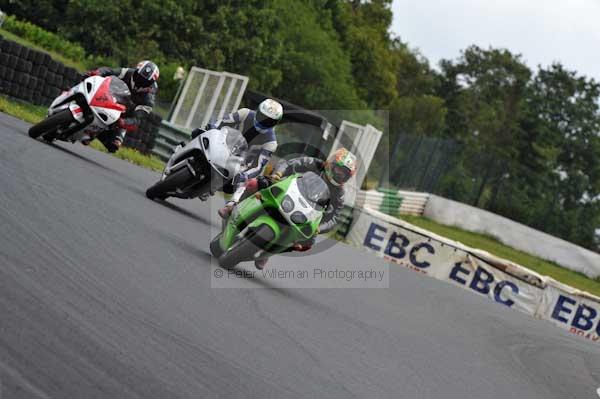 Mallory park Leicestershire;Mallory park photographs;Motorcycle action photographs;event digital images;eventdigitalimages;mallory park;no limits trackday;peter wileman photography;trackday;trackday digital images;trackday photos