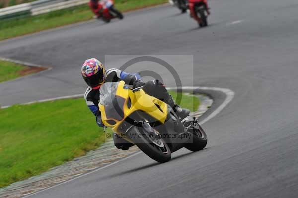 Mallory park Leicestershire;Mallory park photographs;Motorcycle action photographs;event digital images;eventdigitalimages;mallory park;no limits trackday;peter wileman photography;trackday;trackday digital images;trackday photos