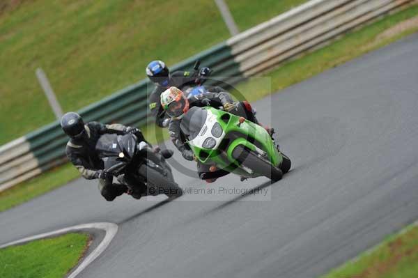 Mallory park Leicestershire;Mallory park photographs;Motorcycle action photographs;event digital images;eventdigitalimages;mallory park;no limits trackday;peter wileman photography;trackday;trackday digital images;trackday photos
