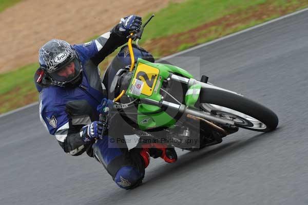 Mallory park Leicestershire;Mallory park photographs;Motorcycle action photographs;event digital images;eventdigitalimages;mallory park;no limits trackday;peter wileman photography;trackday;trackday digital images;trackday photos