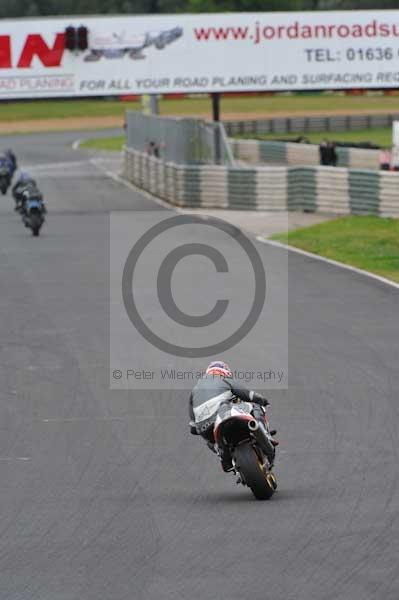 Mallory park Leicestershire;Mallory park photographs;Motorcycle action photographs;event digital images;eventdigitalimages;mallory park;no limits trackday;peter wileman photography;trackday;trackday digital images;trackday photos