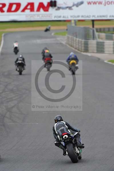 Mallory park Leicestershire;Mallory park photographs;Motorcycle action photographs;event digital images;eventdigitalimages;mallory park;no limits trackday;peter wileman photography;trackday;trackday digital images;trackday photos