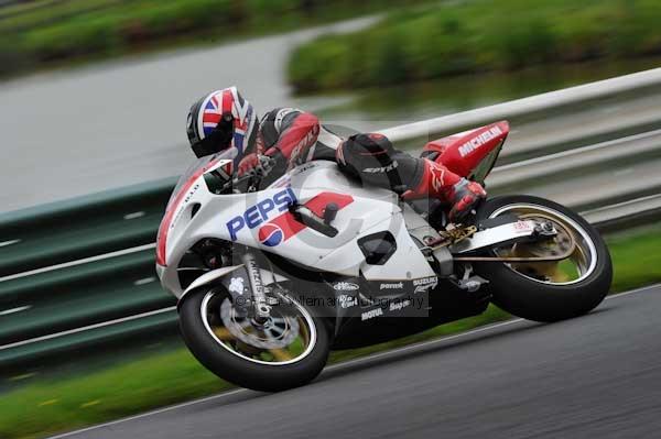 Mallory park Leicestershire;Mallory park photographs;Motorcycle action photographs;event digital images;eventdigitalimages;mallory park;no limits trackday;peter wileman photography;trackday;trackday digital images;trackday photos