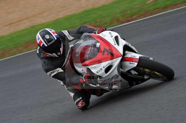 Mallory park Leicestershire;Mallory park photographs;Motorcycle action photographs;event digital images;eventdigitalimages;mallory park;no limits trackday;peter wileman photography;trackday;trackday digital images;trackday photos
