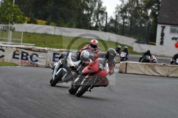 Mallory park Leicestershire;Mallory park photographs;Motorcycle action photographs;event digital images;eventdigitalimages;mallory park;no limits trackday;peter wileman photography;trackday;trackday digital images;trackday photos