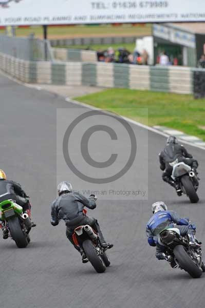 Mallory park Leicestershire;Mallory park photographs;Motorcycle action photographs;event digital images;eventdigitalimages;mallory park;no limits trackday;peter wileman photography;trackday;trackday digital images;trackday photos