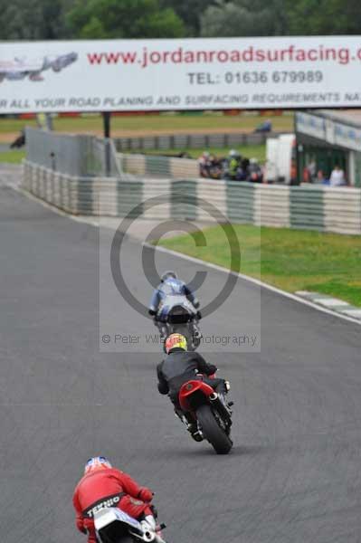Mallory park Leicestershire;Mallory park photographs;Motorcycle action photographs;event digital images;eventdigitalimages;mallory park;no limits trackday;peter wileman photography;trackday;trackday digital images;trackday photos