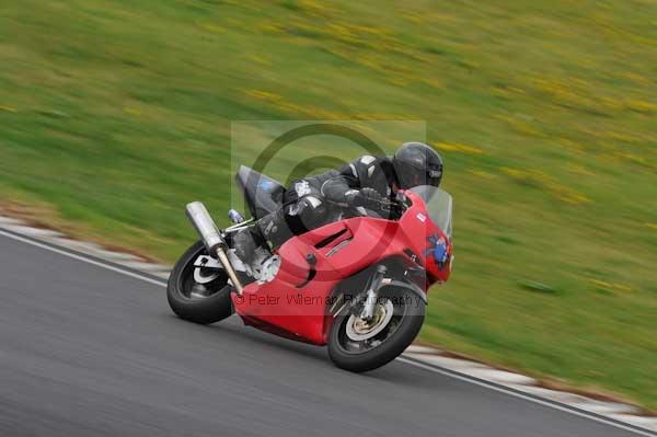 Mallory park Leicestershire;Mallory park photographs;Motorcycle action photographs;event digital images;eventdigitalimages;mallory park;no limits trackday;peter wileman photography;trackday;trackday digital images;trackday photos