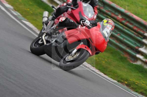 Mallory park Leicestershire;Mallory park photographs;Motorcycle action photographs;event digital images;eventdigitalimages;mallory park;no limits trackday;peter wileman photography;trackday;trackday digital images;trackday photos