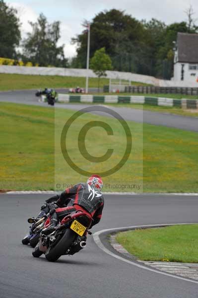 Mallory park Leicestershire;Mallory park photographs;Motorcycle action photographs;event digital images;eventdigitalimages;mallory park;no limits trackday;peter wileman photography;trackday;trackday digital images;trackday photos
