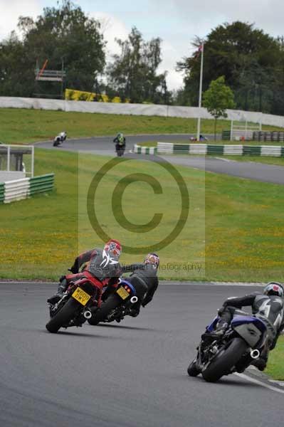 Mallory park Leicestershire;Mallory park photographs;Motorcycle action photographs;event digital images;eventdigitalimages;mallory park;no limits trackday;peter wileman photography;trackday;trackday digital images;trackday photos