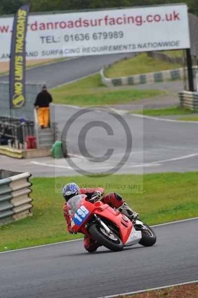 Mallory park Leicestershire;Mallory park photographs;Motorcycle action photographs;event digital images;eventdigitalimages;mallory park;no limits trackday;peter wileman photography;trackday;trackday digital images;trackday photos