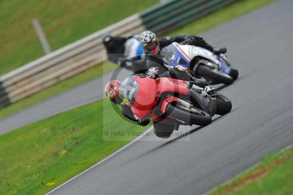 Mallory park Leicestershire;Mallory park photographs;Motorcycle action photographs;event digital images;eventdigitalimages;mallory park;no limits trackday;peter wileman photography;trackday;trackday digital images;trackday photos