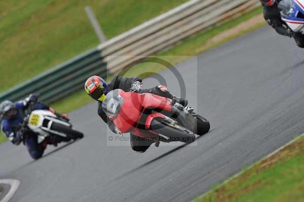 Mallory park Leicestershire;Mallory park photographs;Motorcycle action photographs;event digital images;eventdigitalimages;mallory park;no limits trackday;peter wileman photography;trackday;trackday digital images;trackday photos