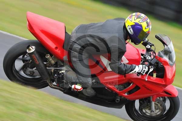 Mallory park Leicestershire;Mallory park photographs;Motorcycle action photographs;event digital images;eventdigitalimages;mallory park;no limits trackday;peter wileman photography;trackday;trackday digital images;trackday photos