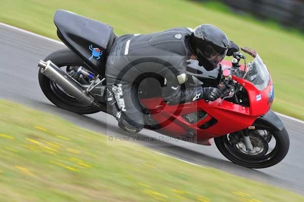 Mallory park Leicestershire;Mallory park photographs;Motorcycle action photographs;event digital images;eventdigitalimages;mallory park;no limits trackday;peter wileman photography;trackday;trackday digital images;trackday photos