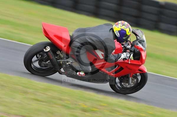 Mallory park Leicestershire;Mallory park photographs;Motorcycle action photographs;event digital images;eventdigitalimages;mallory park;no limits trackday;peter wileman photography;trackday;trackday digital images;trackday photos
