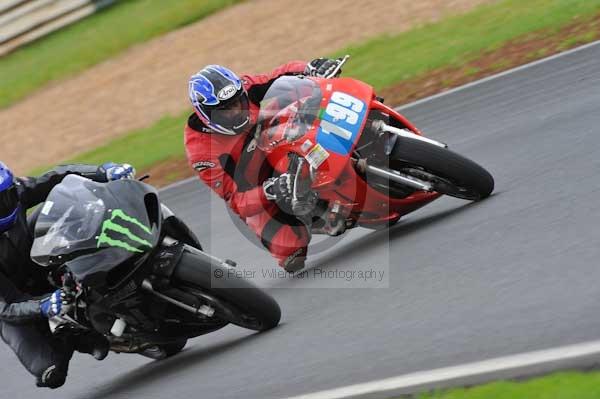 Mallory park Leicestershire;Mallory park photographs;Motorcycle action photographs;event digital images;eventdigitalimages;mallory park;no limits trackday;peter wileman photography;trackday;trackday digital images;trackday photos