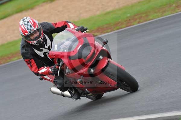 Mallory park Leicestershire;Mallory park photographs;Motorcycle action photographs;event digital images;eventdigitalimages;mallory park;no limits trackday;peter wileman photography;trackday;trackday digital images;trackday photos