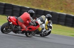 Mallory-park-Leicestershire;Mallory-park-photographs;Motorcycle-action-photographs;event-digital-images;eventdigitalimages;mallory-park;no-limits-trackday;peter-wileman-photography;trackday;trackday-digital-images;trackday-photos
