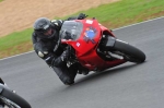 Mallory-park-Leicestershire;Mallory-park-photographs;Motorcycle-action-photographs;event-digital-images;eventdigitalimages;mallory-park;no-limits-trackday;peter-wileman-photography;trackday;trackday-digital-images;trackday-photos
