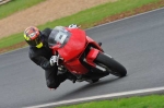 Mallory-park-Leicestershire;Mallory-park-photographs;Motorcycle-action-photographs;event-digital-images;eventdigitalimages;mallory-park;no-limits-trackday;peter-wileman-photography;trackday;trackday-digital-images;trackday-photos