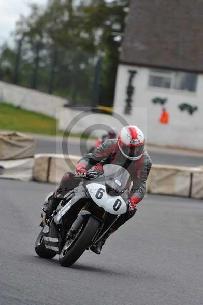 Mallory park Leicestershire;Mallory park photographs;Motorcycle action photographs;event digital images;eventdigitalimages;mallory park;no limits trackday;peter wileman photography;trackday;trackday digital images;trackday photos