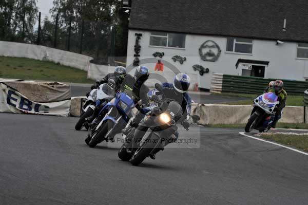 Mallory park Leicestershire;Mallory park photographs;Motorcycle action photographs;event digital images;eventdigitalimages;mallory park;no limits trackday;peter wileman photography;trackday;trackday digital images;trackday photos