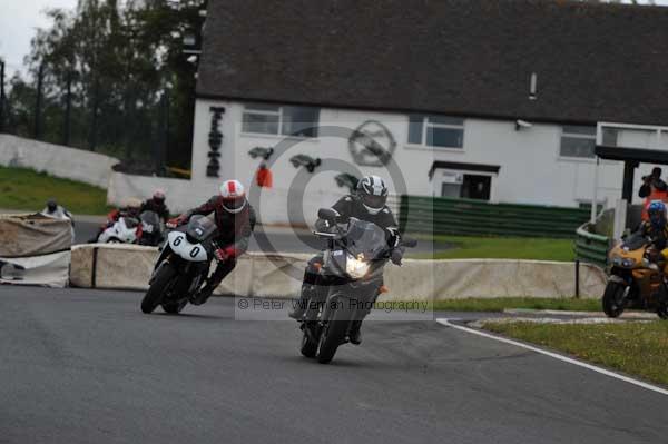 Mallory park Leicestershire;Mallory park photographs;Motorcycle action photographs;event digital images;eventdigitalimages;mallory park;no limits trackday;peter wileman photography;trackday;trackday digital images;trackday photos