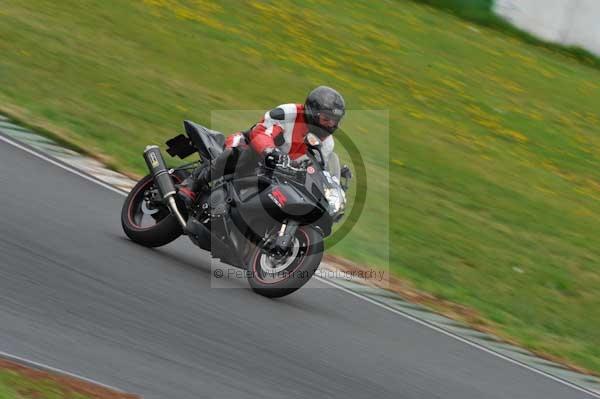 Mallory park Leicestershire;Mallory park photographs;Motorcycle action photographs;event digital images;eventdigitalimages;mallory park;no limits trackday;peter wileman photography;trackday;trackday digital images;trackday photos