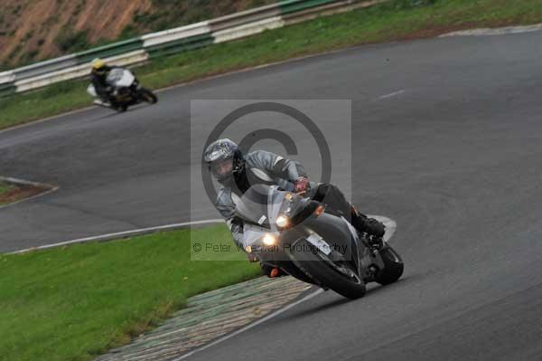 Mallory park Leicestershire;Mallory park photographs;Motorcycle action photographs;event digital images;eventdigitalimages;mallory park;no limits trackday;peter wileman photography;trackday;trackday digital images;trackday photos
