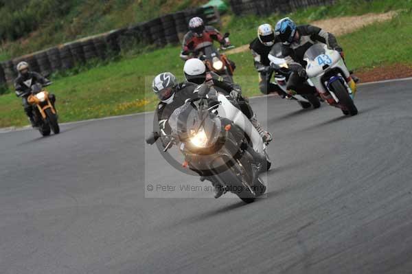 Mallory park Leicestershire;Mallory park photographs;Motorcycle action photographs;event digital images;eventdigitalimages;mallory park;no limits trackday;peter wileman photography;trackday;trackday digital images;trackday photos